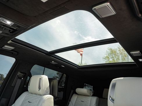 Used 2026 Cadillac Escalade V w/ LPO, ONYX Package image 32