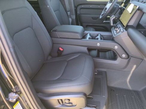 New 2026 Land Rover Defender 110 S AWD/4WD image 18