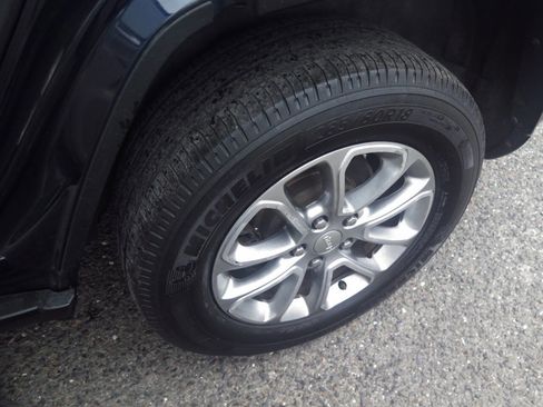 Used 2015 Jeep Grand Cherokee Limited w/ Trailer Tow Group IV image 19