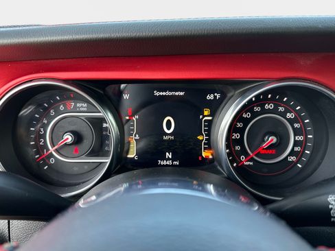 Used 2018 Jeep Wrangler Unlimited Rubicon w/ Dual Top Group AWD/4WD image 27