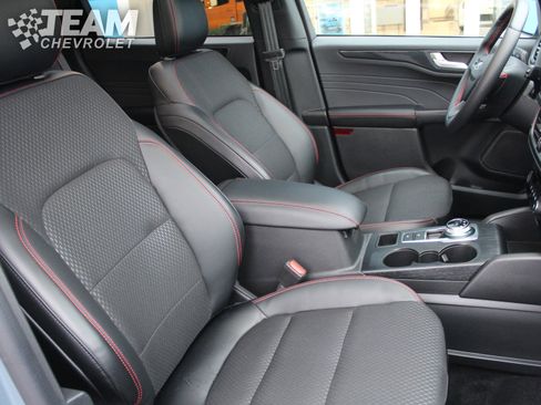 Used 2025 Ford Escape ST-Line w/ Tech Pack #1 image 28