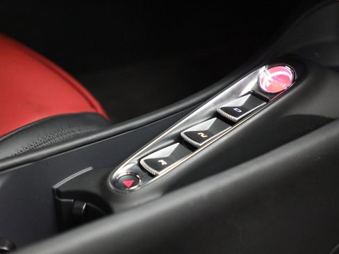 Used 2023 McLaren Artura image 31