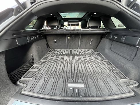 Certified 2024 Land Rover Range Rover Velar Dynamic SE image 33