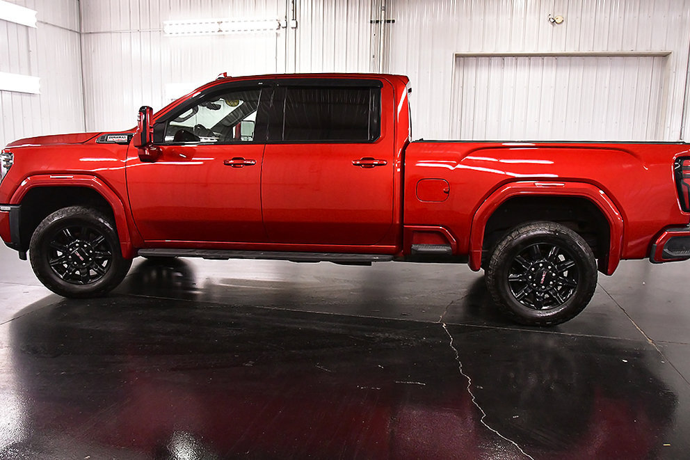 Used 2025 GMC Sierra 2500 AT4 w/ AT4 Premium Plus Package AWD/4WD image 4
