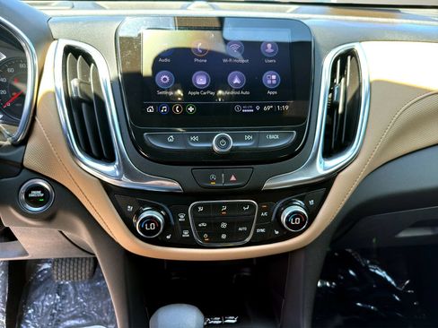 Used 2022 Chevrolet Equinox Premier AWD/4WD image 19