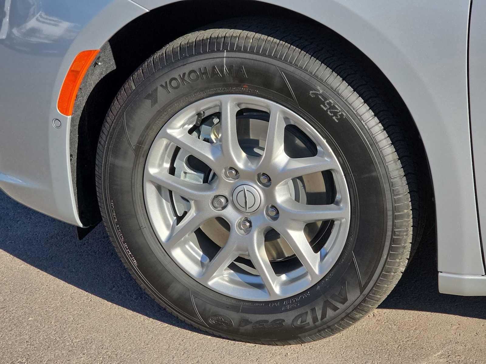 Used 2026 Chrysler Pacifica Select FWD image 12