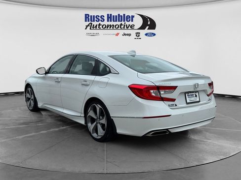 Used 2019 Honda Accord Touring image 3