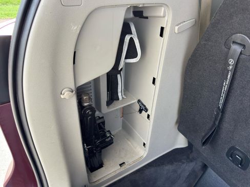 Used 2019 Kia Sedona EX FWD image 52