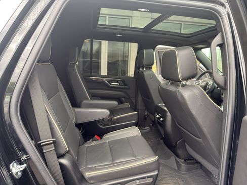 Used 2025 GMC Yukon Elevation w/ Technology Package AWD/4WD image 10