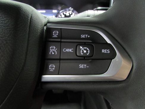 Used 2023 Jeep Compass Limited w/ Elite Group AWD/4WD image 25