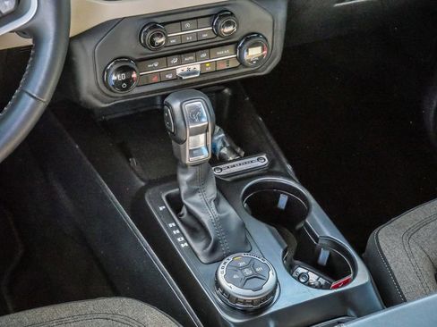 Used 2025 Ford Bronco Big Bend image 28