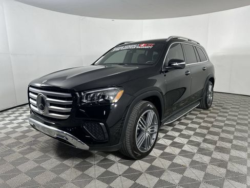 Used 2024 Mercedes-Benz GLS 450 4MATIC image 4