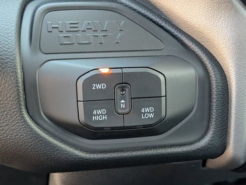 Used 2026 RAM 2500 Laramie AWD/4WD image 27