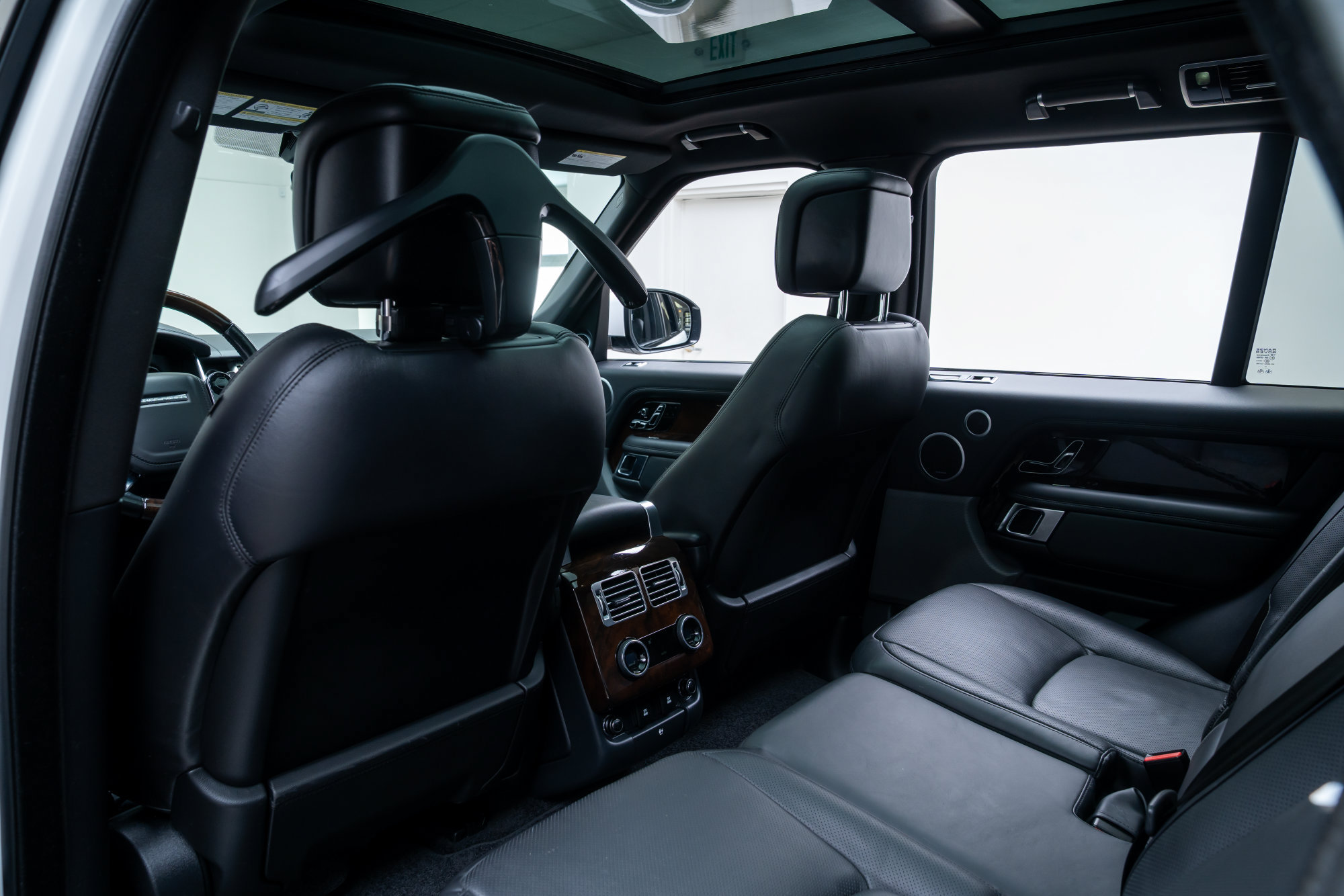 Used 2018 Land Rover Range Rover HSE AWD/4WD image 23