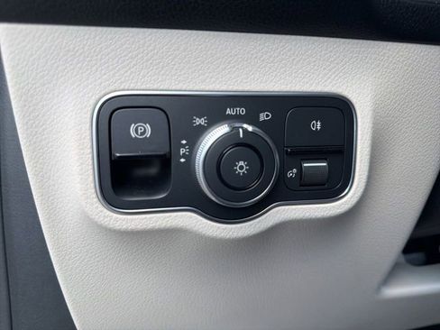 Used 2023 Mercedes-Benz EQB 250+ 250+ w/ Pinnacle Package image 30