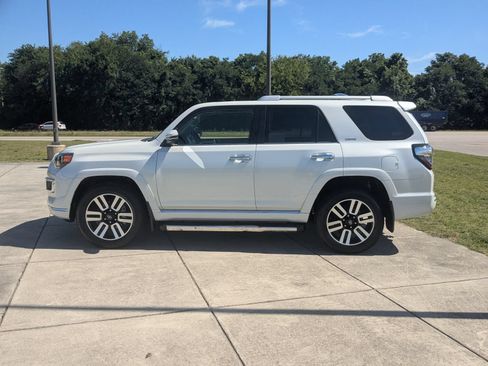 Used 2024 Toyota 4Runner Limited AWD/4WD image 6