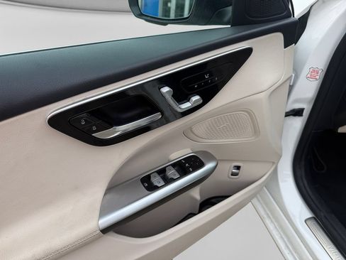 Used 2025 Mercedes-Benz C 300 4MATIC Sedan image 14