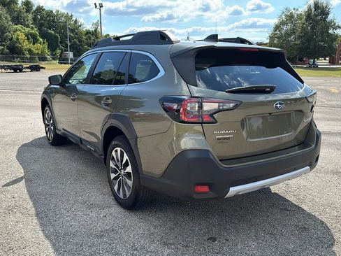 Used 2024 Subaru Outback Limited image 3