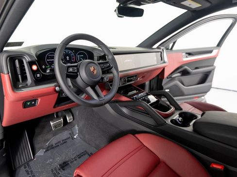 New 2026 Porsche Cayenne S image 16