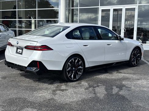 New 2026 BMW 540i xDrive w/ M Sport Package image 4