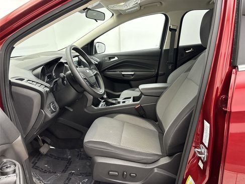 Used 2017 Ford Escape SE w/ Equipment Group 201A image 25