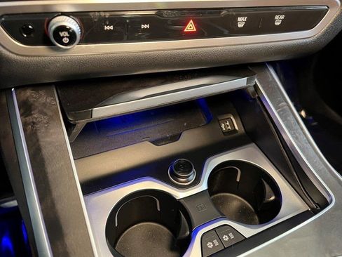 Used 2023 BMW X7 M60i w/ Executive Package image 51