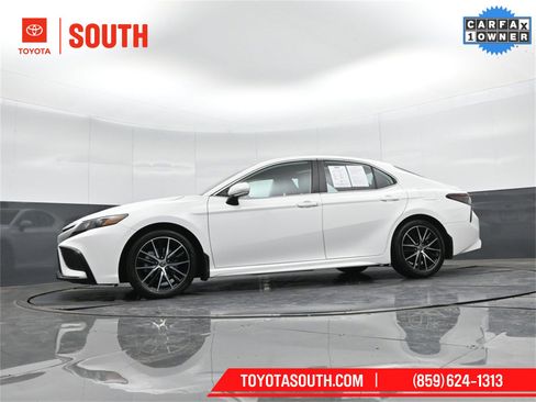 Used 2023 Toyota Camry SE w/ Cold Weather Package image 47