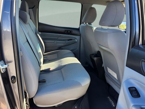 Used 2012 Toyota Tacoma PreRunner image 14