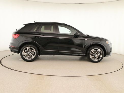 New 2025 Audi Q3 2.0T Premium image 8