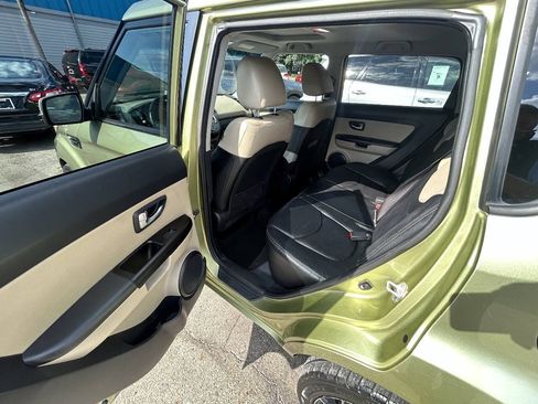 Used 2012 Kia Soul ! w/ Premium Pkg FWD image 7