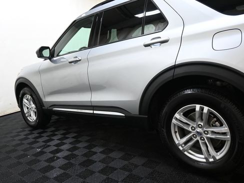 Used 2022 Ford Explorer XLT w/ Class IV Trailer Tow Package AWD/4WD image 12