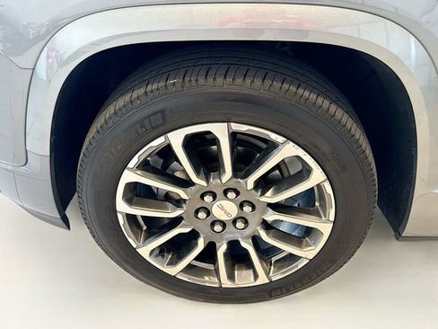 Used 2020 GMC Acadia Denali image 25