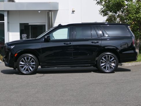 Used 2023 Cadillac Escalade Sport AWD/4WD image 2