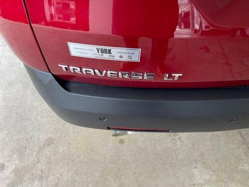 Used 2019 Chevrolet Traverse LT w/ LPO, Floor Liner Package AWD/4WD image 7