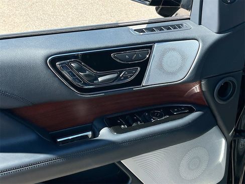 Used 2023 Lincoln Navigator L Reserve image 18