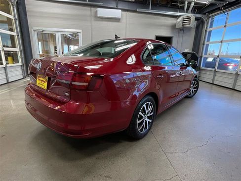 Used 2016 Volkswagen Jetta SE image 5