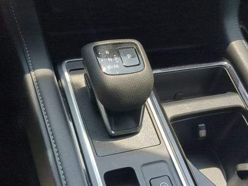 Used 2024 Nissan Pathfinder SL w/ SL Premium Package FWD image 31
