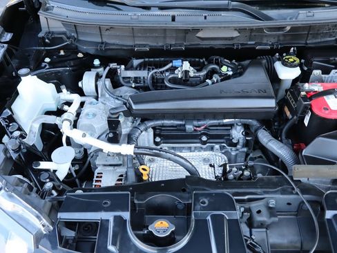 Used 2018 Nissan Rogue S AWD/4WD image 38