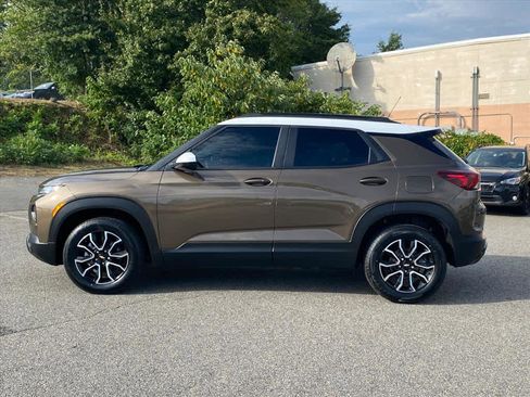 Used 2021 Chevrolet TrailBlazer ACTIV w/ Sun and Liftgate Package image 2