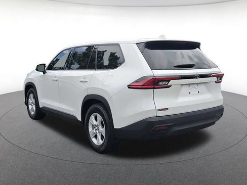 Used 2025 Toyota Grand Highlander FWD image 4