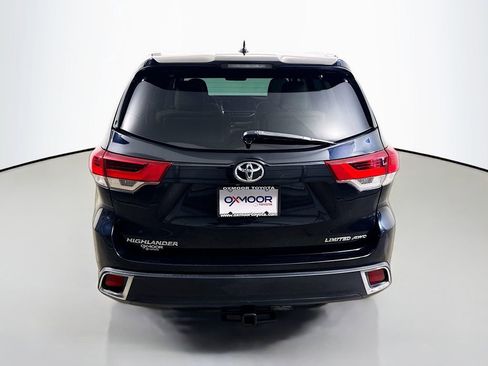 Used 2017 Toyota Highlander Limited image 6
