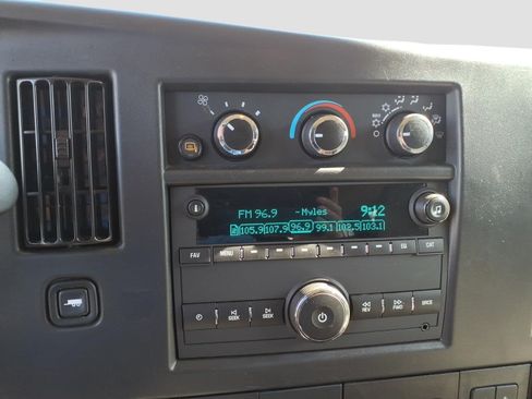 Used 2025 GMC Savana 3500 LT w/ LT Preferred Equipment Group RWD image 21