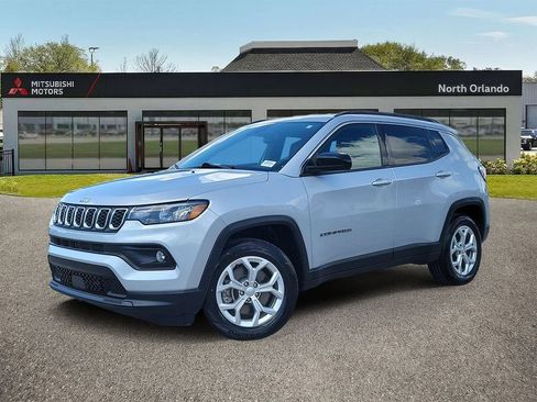 Used 2024 Jeep Compass Latitude AWD/4WD image 1