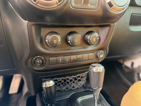 Used 2018 Jeep Wrangler Sport AWD/4WD image 24