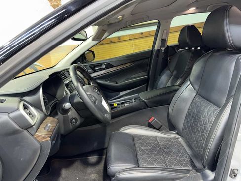 Used 2018 Nissan Maxima Platinum FWD image 16