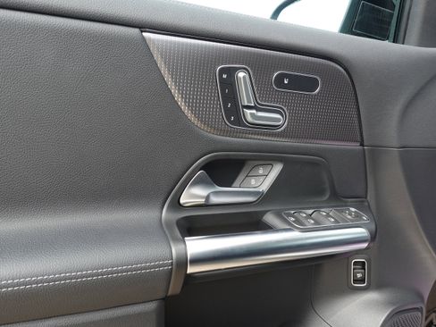 Used 2021 Mercedes-Benz GLA 250 4MATIC image 6