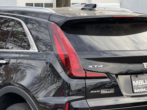 Used 2024 Cadillac XT4 Premium Luxury image 6