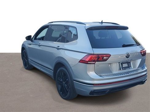 Certified 2022 Volkswagen Tiguan SE R-Line image 3
