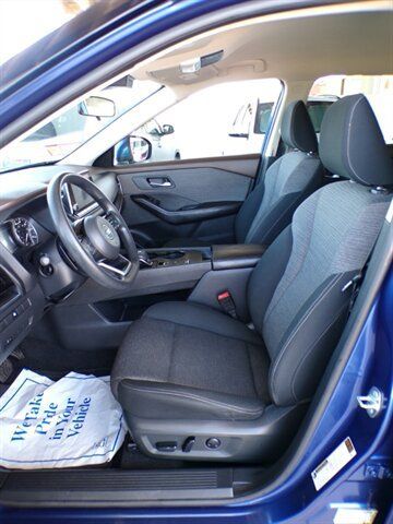 Used 2021 Nissan Rogue SV FWD image 16