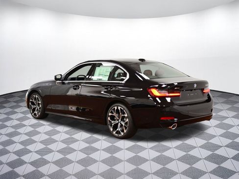 Used 2025 BMW 330i xDrive 330i xDrive w/ Premium Package image 3